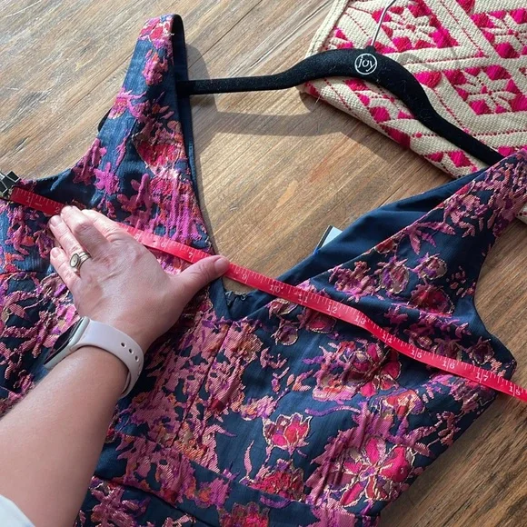 Badgley Mischka Floral Jacquard Gown! Pinks, purples, blue, gold & multicolor! - Picture 14 of 17